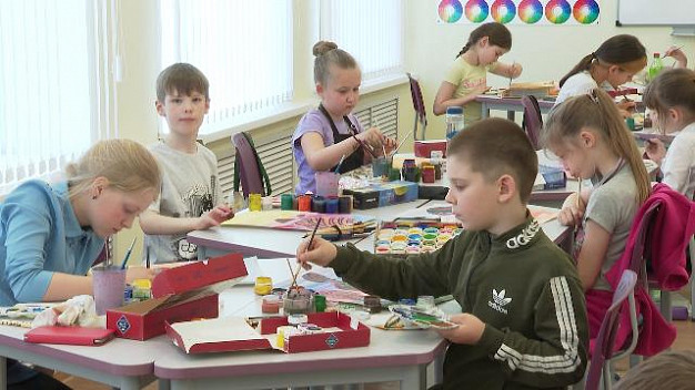  Более 60 тысяч ивановских детей занимаются в гуманитарных кружках 